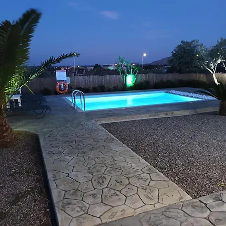 بيت للعطل Evgenias Olive House *