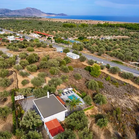 Evgenias Olive House بيت للعطل